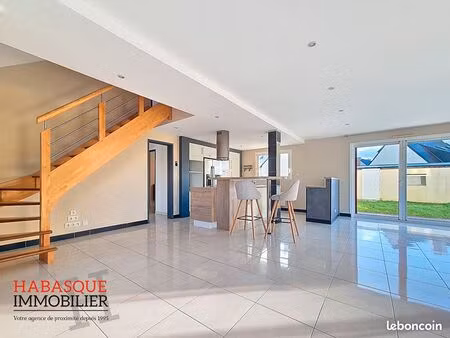 propriété 6 pièces 160 m²
