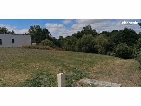 terrain 738 m² sainte christine