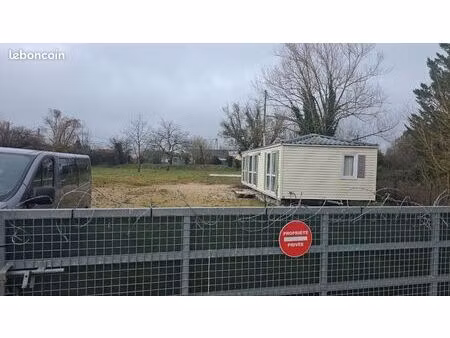 terrain viabilisé avec mobil-home 3 chambres  permis de construction à châteauroux – 1 700
