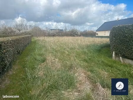 terrain 952 m² lessay