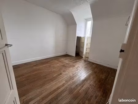 a vendre  appartement 3 pièces avec jardin  centre crepy