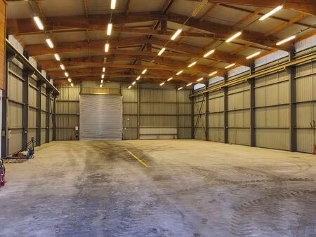 hangar à louer remoulins