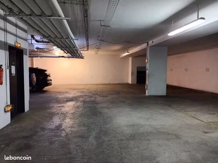 parking sous-sol ascenseur vidéo surveillance