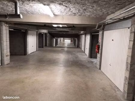 box / garage / parking en sous sol