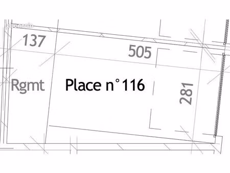 profond garage asymétrique pour grand véhicule ou artisan  avec vidéosurveillance