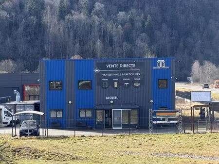 local divers 420 m² chassal