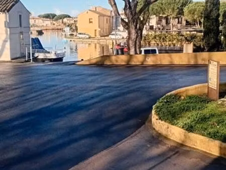 aigues mortes maison anncienne