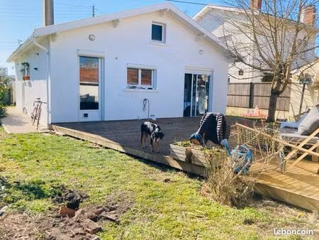 loue jolie maison (4p) meublée avec terrasse et dépendance