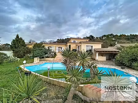 propriété 5 pièces 180 m²
