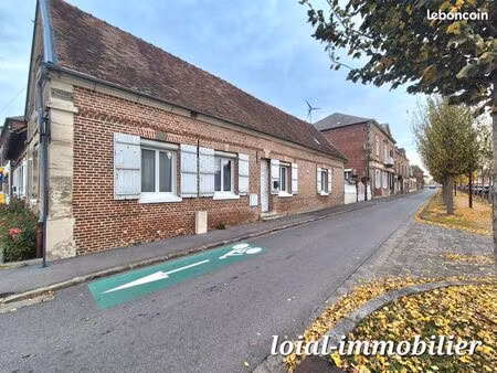 axe beauvais - clermont maison bourgeoise dans un magnifique village avec toutes les commo