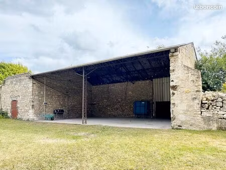 bâtiment 1 pièce 100 m²