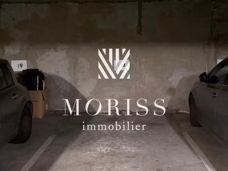 parking/box 1 pièce 11 m²