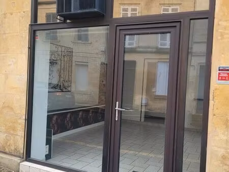 local commercial centre ville