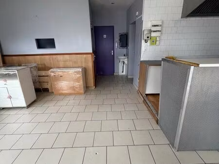 local commercial en plein cœur de mortain