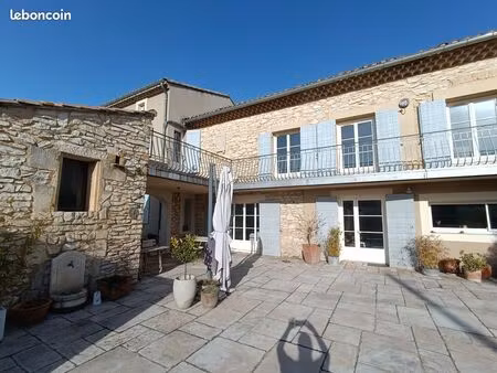 maison en pierre 350m2