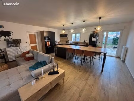 maison  maison individuelle 93 m² avec jardin et garage–disponible au 1er avril – 1050 par