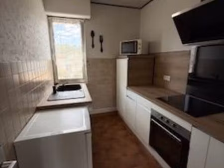 location t1 étudiant