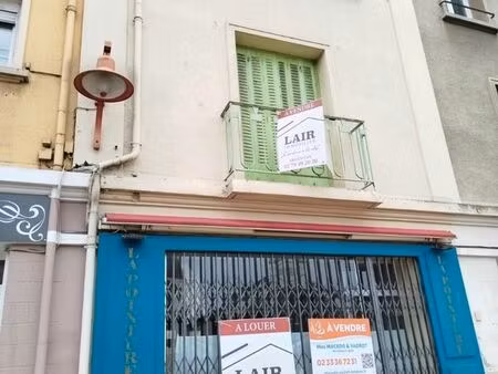 immeuble à vendre ou à louer centre ville de trun 61160