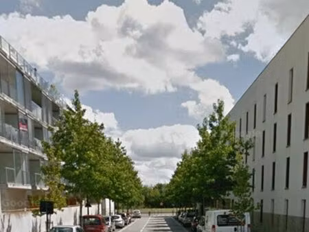 appartement 3 ch. lumineux et é deconome. 77m2 + balcon