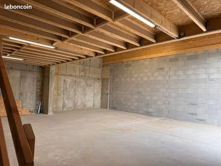 local entrepôt de stockage à louer à ampuis