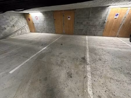 place parking sous-sol + cellier - mimizan plage