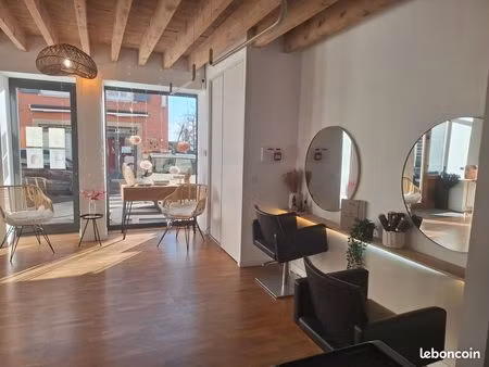 local commercial lumineux – centre village de brindas (69126)