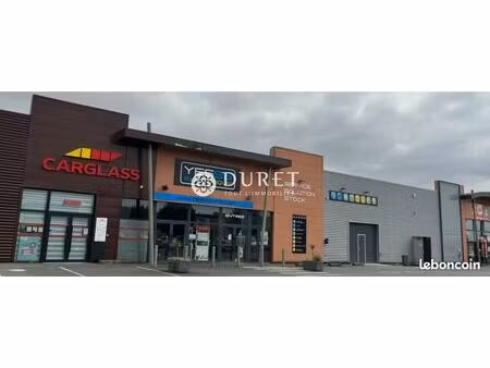 local commercial 600 m² fontenay-le-comte