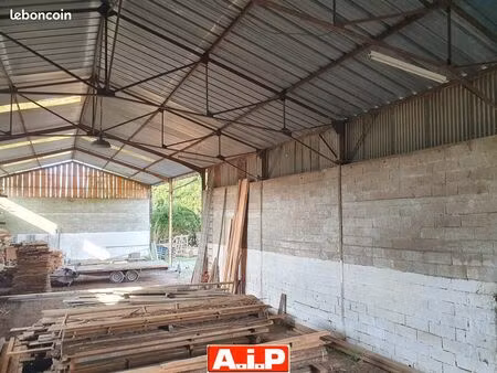 local 900 m² pouzauges