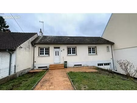 maison a louer a saint calais