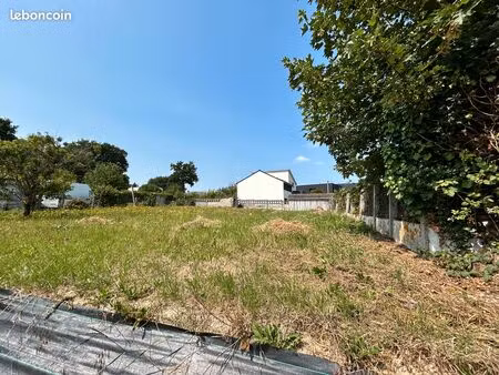 terrain constructible (512 m²) - quartier la ménouriais - 210 000