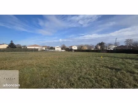 terrain 922 m² sémalens