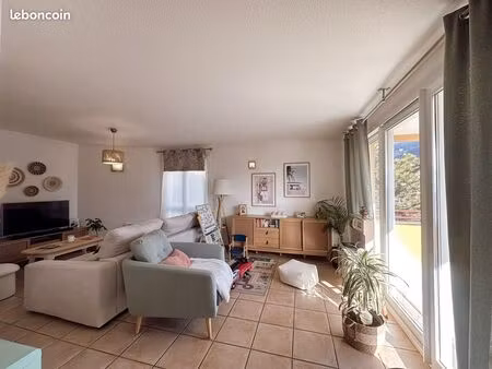 joli 3p + terrasse albertville dans résidence moderne