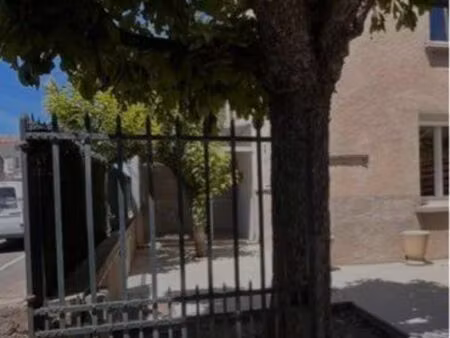 appartement dans maison de village