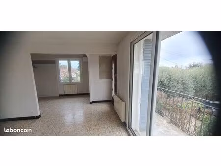 t3 villa 1er etage prox leclerc