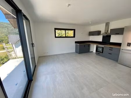 t3 2022 63m2 + places + cave