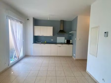 particulier loue studio 1 pièce 30m2 avec grand jardin