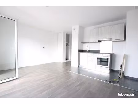 studio 1 pièce 31 m²