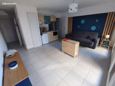 lumineux studio neuf + garage à 2min du lac