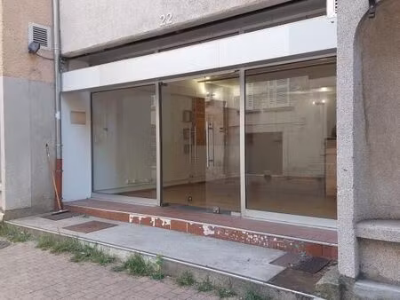 commerce divers 38 m²