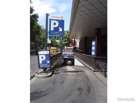 place parking haussman grands magasins