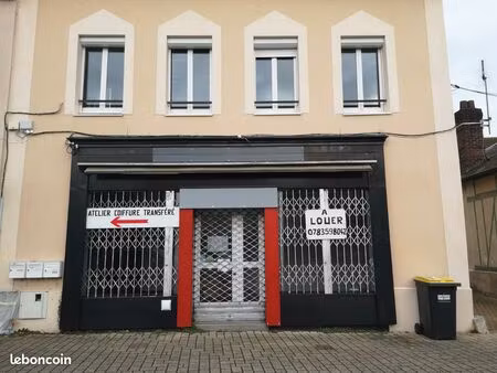 loue local commercial