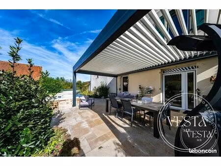 propriété 10 pièces 271 m²