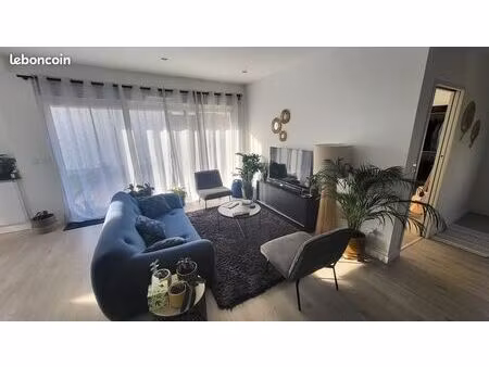 maison récente de standing de plain-pied