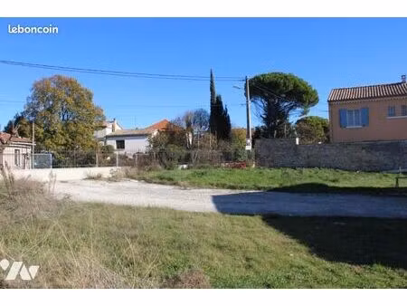 terrain 598 m² valreas