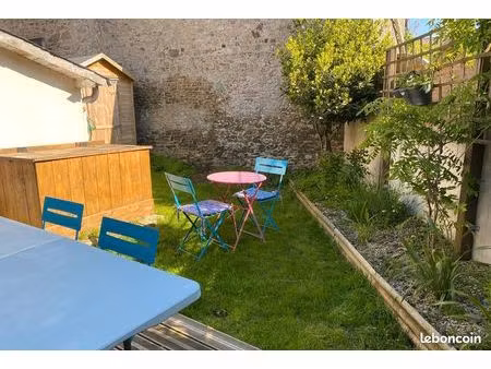 vends immeuble de rapport – 3 logements meublés – tous loués – étables-sur-mer – 5 6 % bru