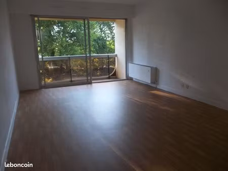 appt devant le lac de christus