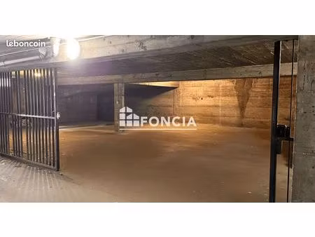 parking en sous-sol rue des jacobins-