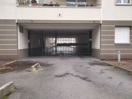 box à noisiel 77186