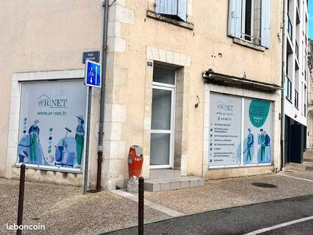 local commercial de bureau à louer à agen