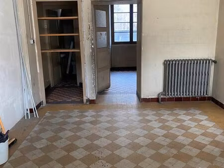 local commercial 28m2